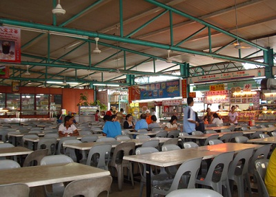 В фуд-центре (food-court) в Сингапуре